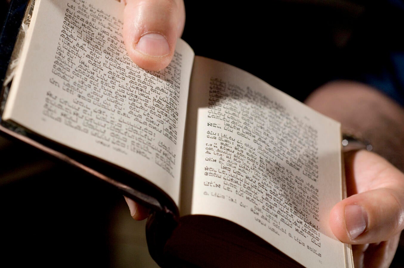 open jewish prayer book
